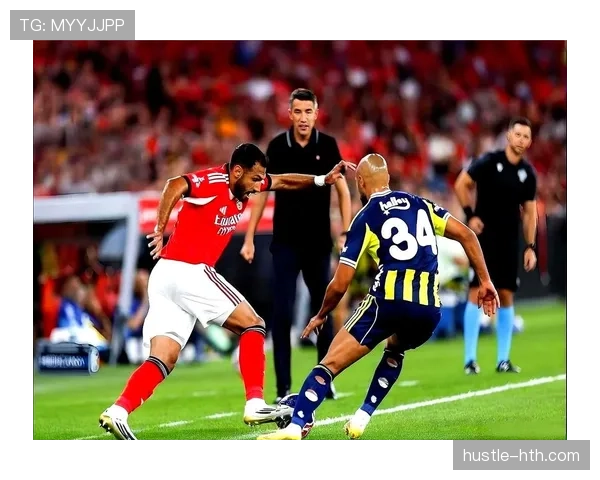 穆里尼奥战术调整奏效,球队强势反弹收获关键胜利 穆里尼奥战术调整奏效,球队强势反弹收获关键胜利