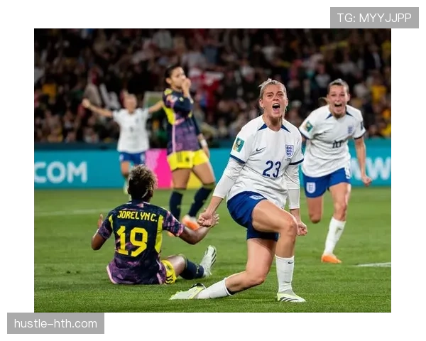 英格兰队强势复苏勇夺世界杯冠军，点燃全民足球热情