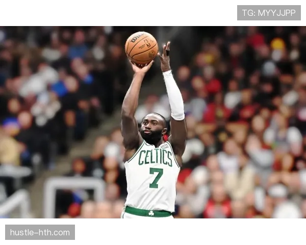 杰伦·布朗挡拆突破提升关键时刻得分效率明显超过季后赛对手